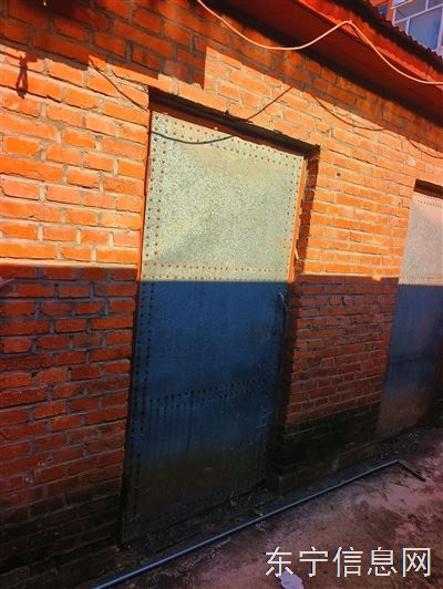 东宁市里一建小区仓房 11000元出售