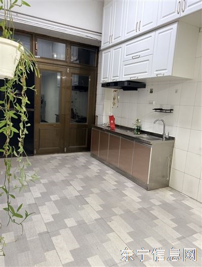 出租阳光五区住宅车库一中南门附近