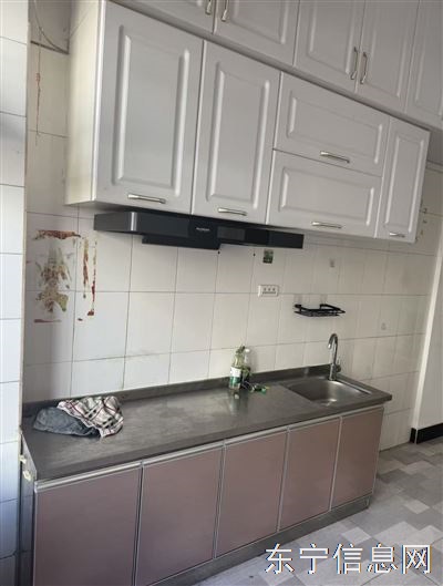 出租阳光五区住宅车库一中南门附近