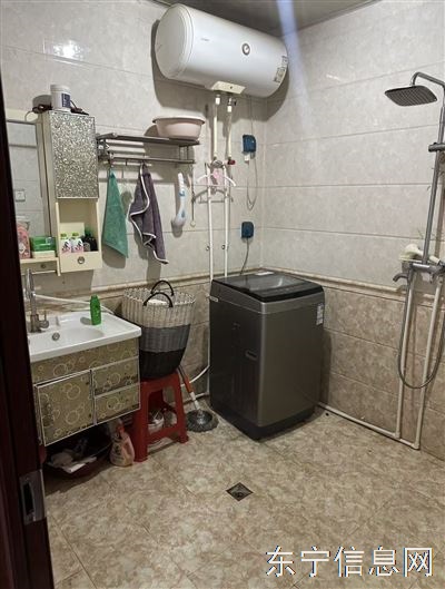 保险小区3单元6楼出租