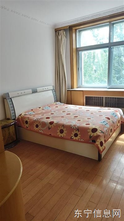 东宁市运管家属楼3单元502 87平方 三中学区房价格可议